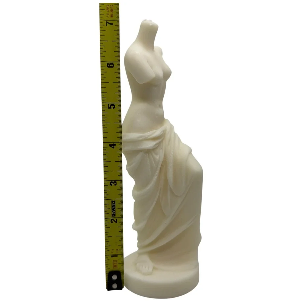 Anais Candle sculptural artistry